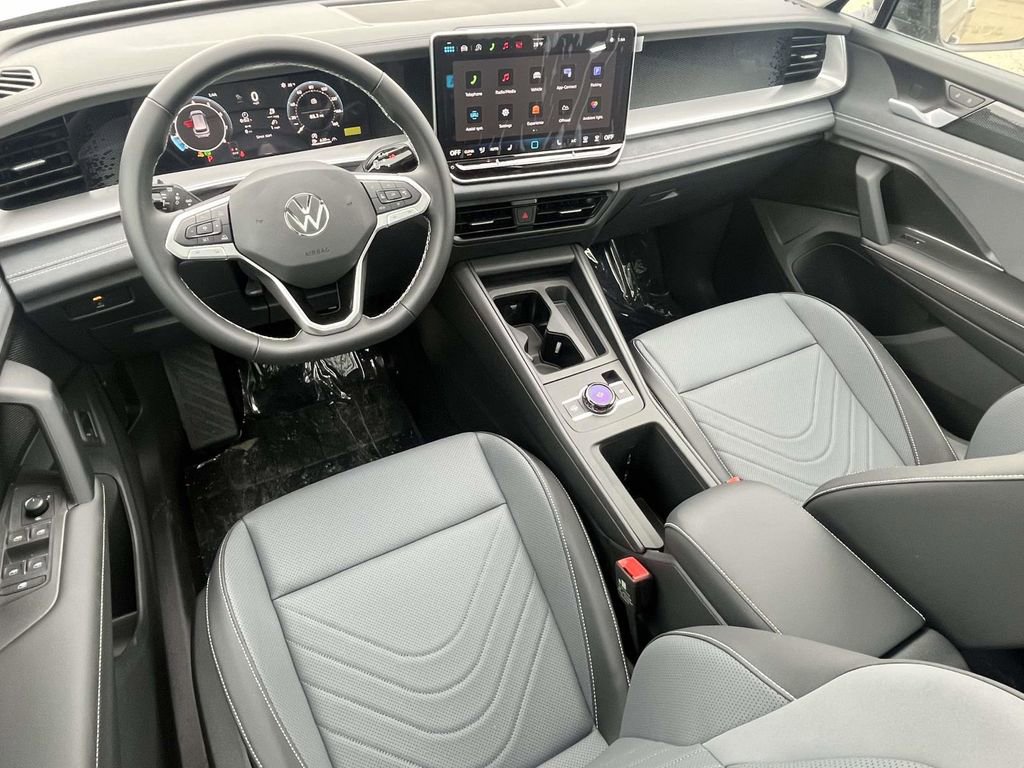 New 2026 Volkswagen Tiguan SE AWD/4WD image 9