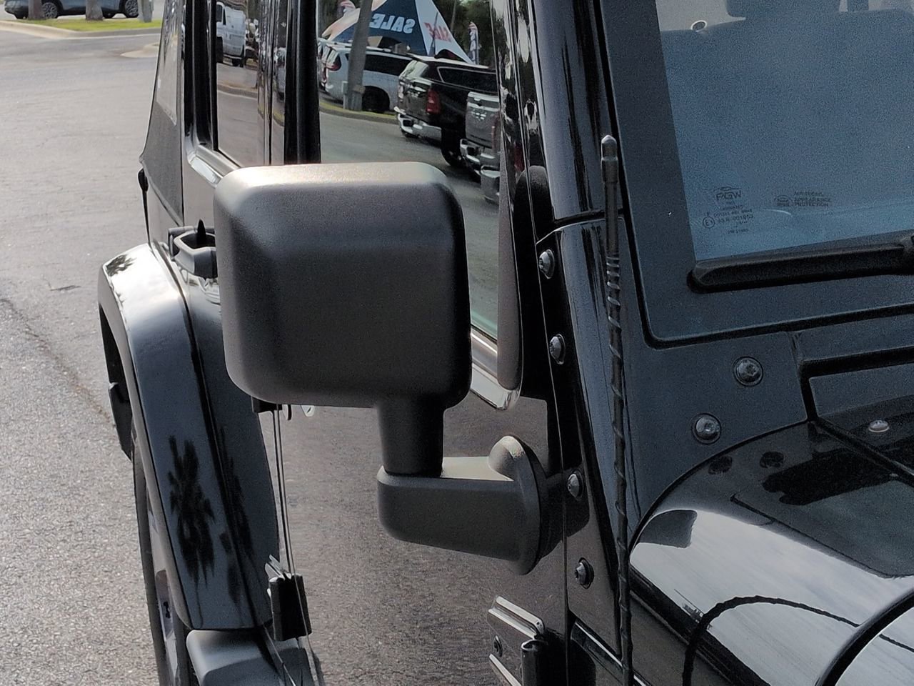 Used 2016 Jeep Wrangler Unlimited Sahara AWD/4WD image 11