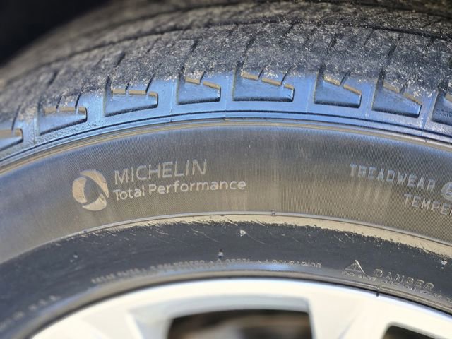 Used 2022 Chevrolet Equinox LS w/ LS Convenience Package image 11