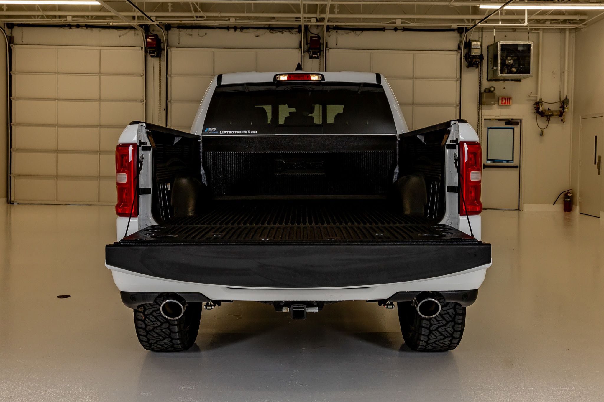 Used 2025 RAM 1500 Laramie w/ Laramie Southwest Edition AWD/4WD image 9