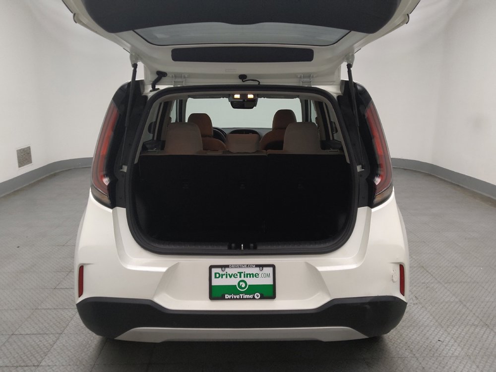 Used 2025 Kia Soul LX w/ LX Technology Package FWD image 29