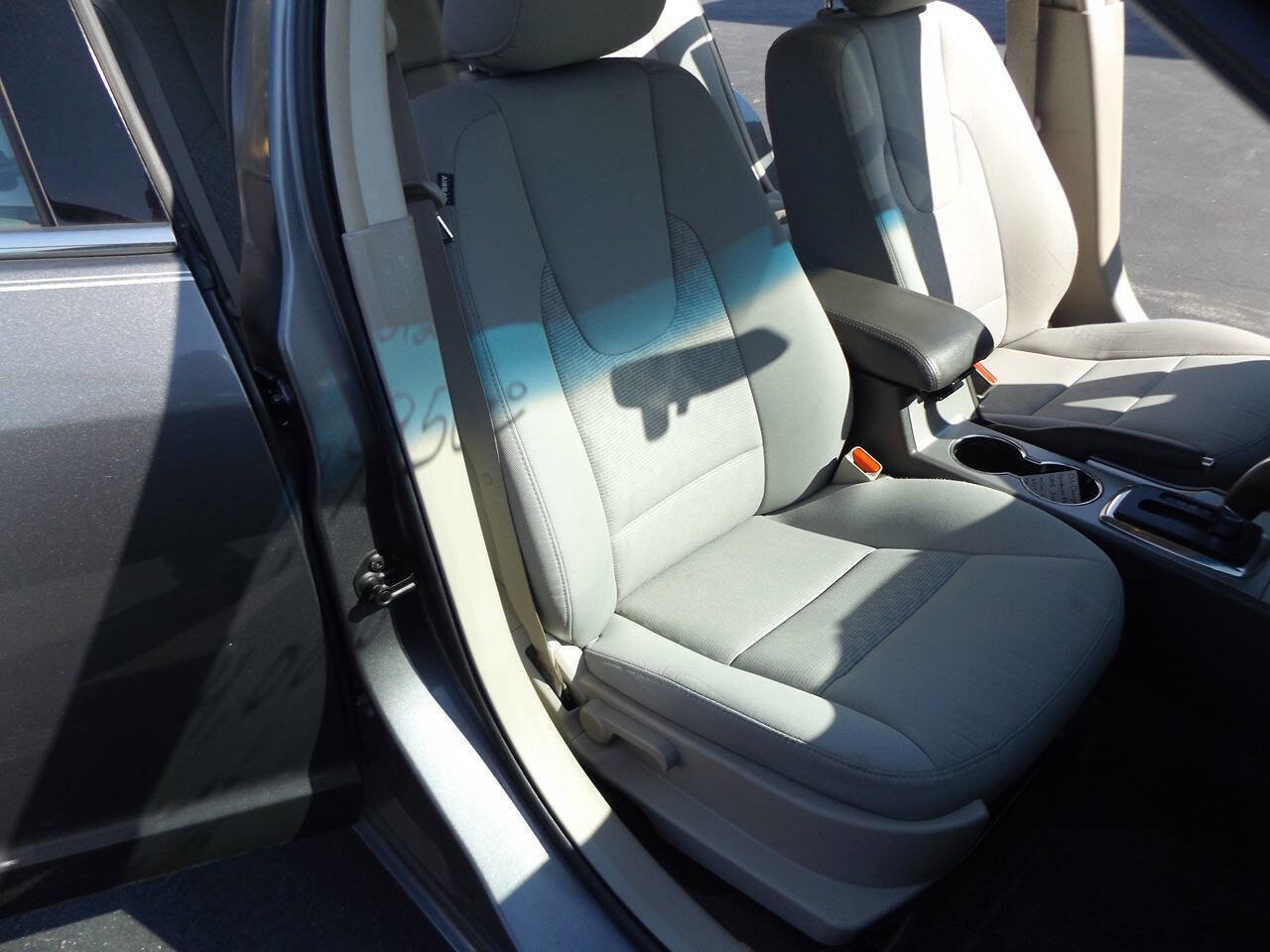 Used 2012 Ford Fusion SE image 21