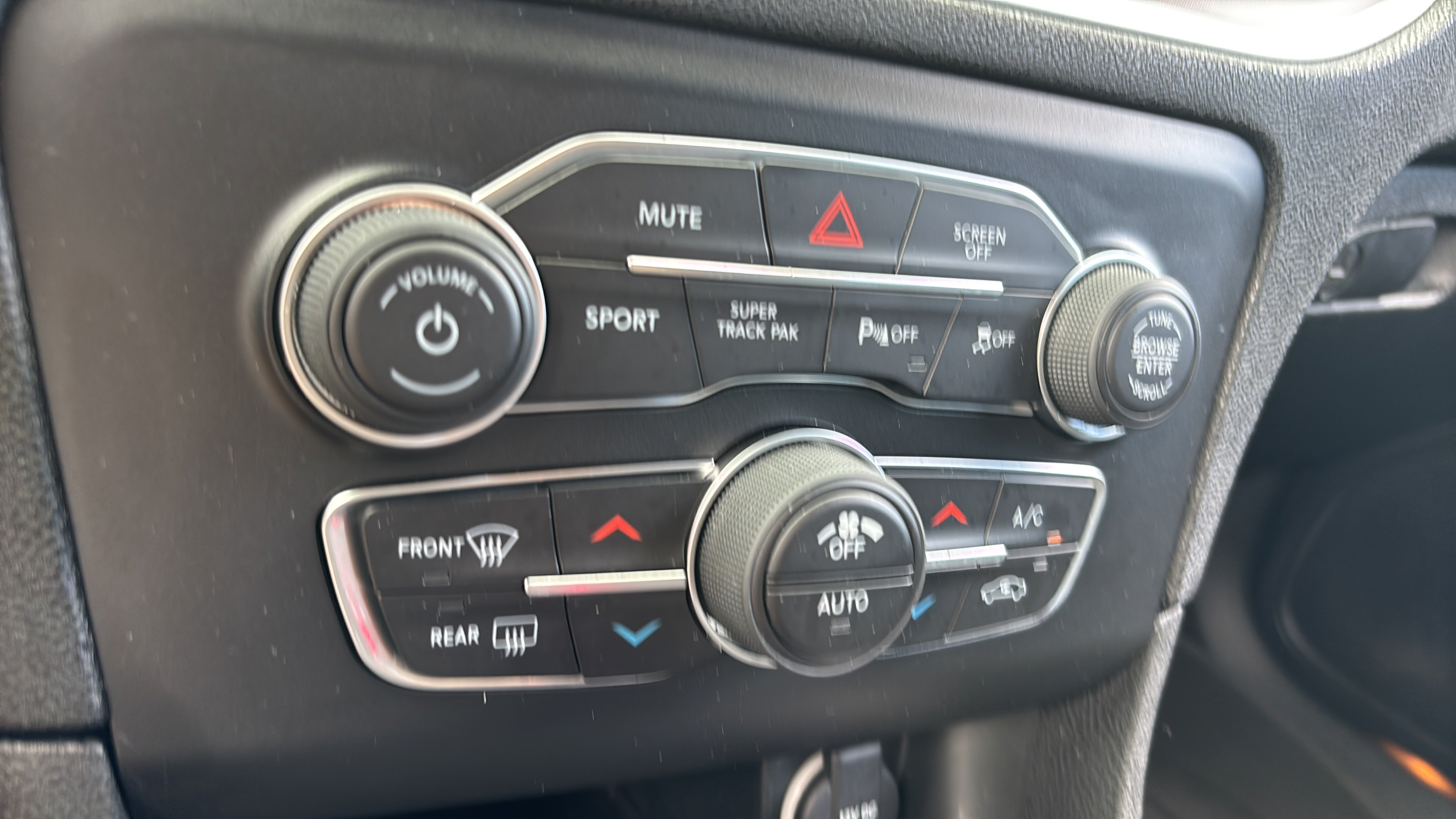 Used 2022 Dodge Charger R/T w/ Blacktop Package RWD image 19