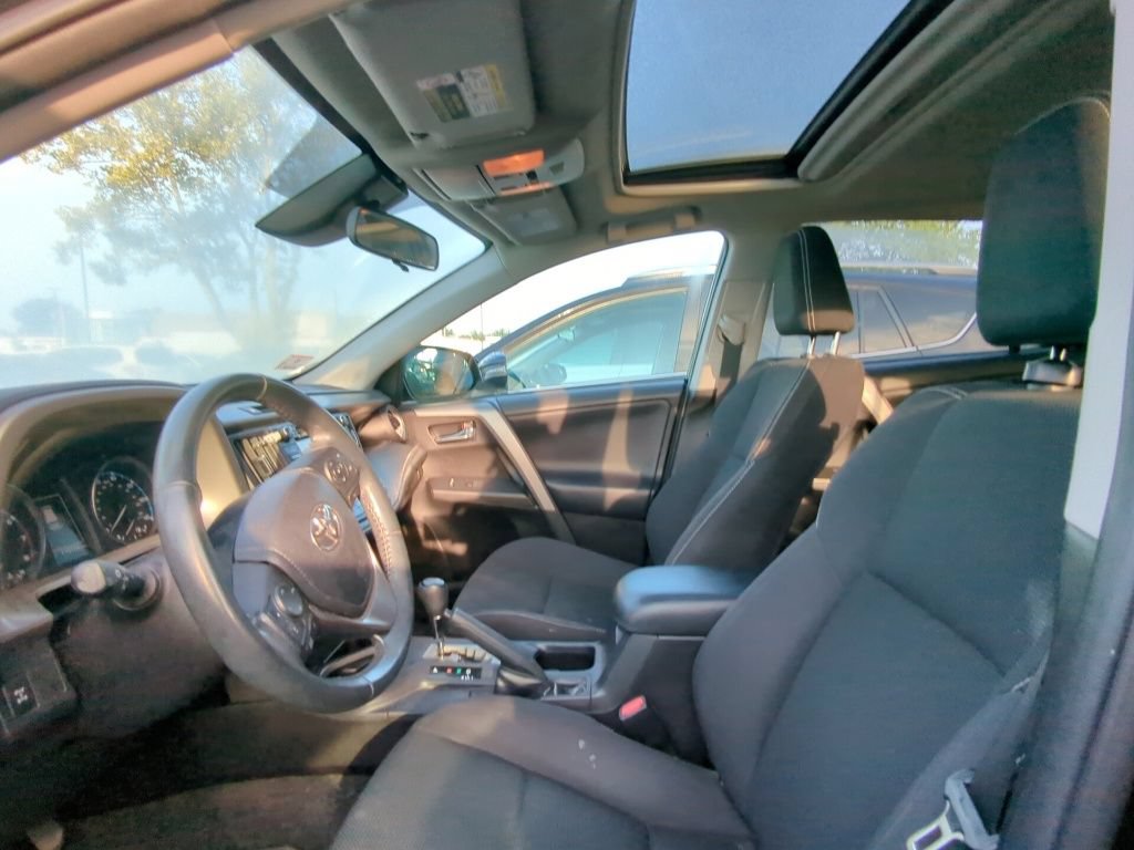 Used 2018 Toyota RAV4 XLE w/ Plus Extra Value Package AWD/4WD image 6