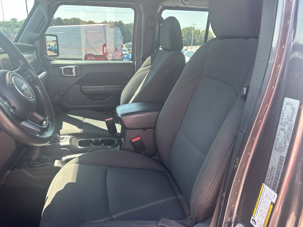 Used 2023 Jeep Gladiator Sport AWD/4WD image 10