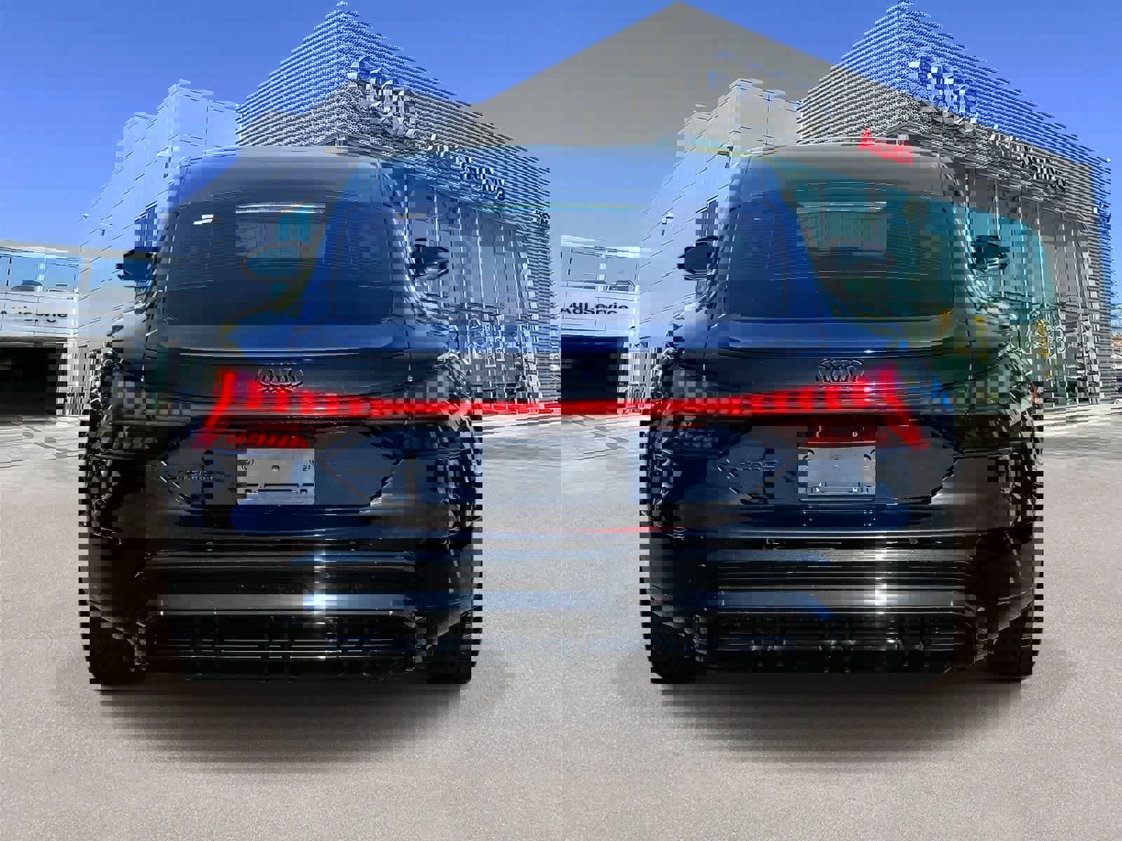 Used 2022 Audi e-tron GT Prestige w/ Prestige Package image 3