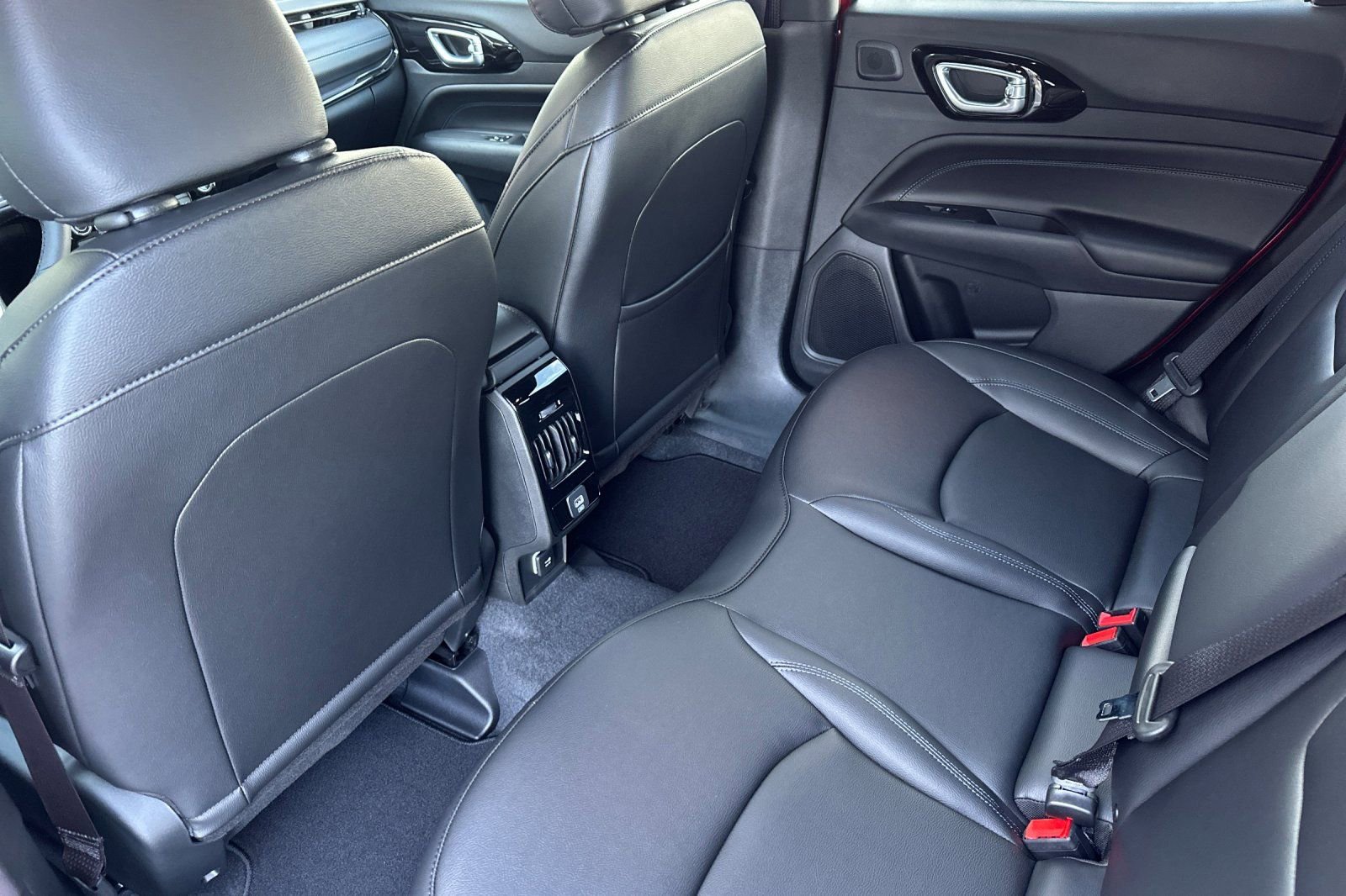 New 2026 Jeep Compass Limited w/ Sun, Sound & Navigation Group image 14