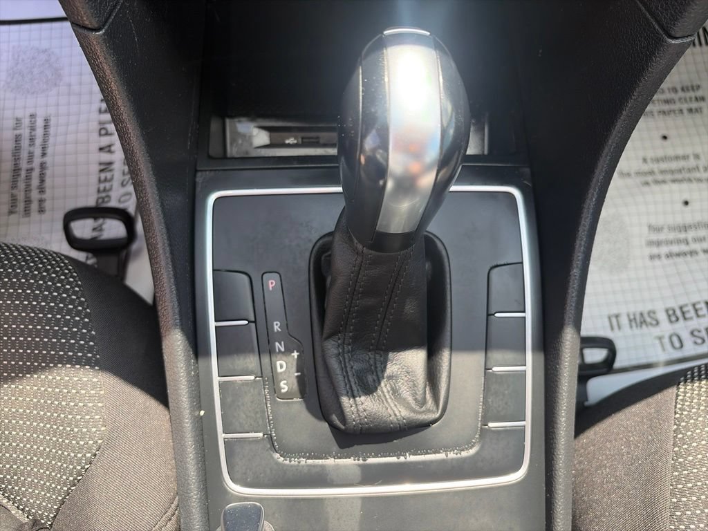 Used 2017 Volkswagen Passat 1.8T S FWD image 21