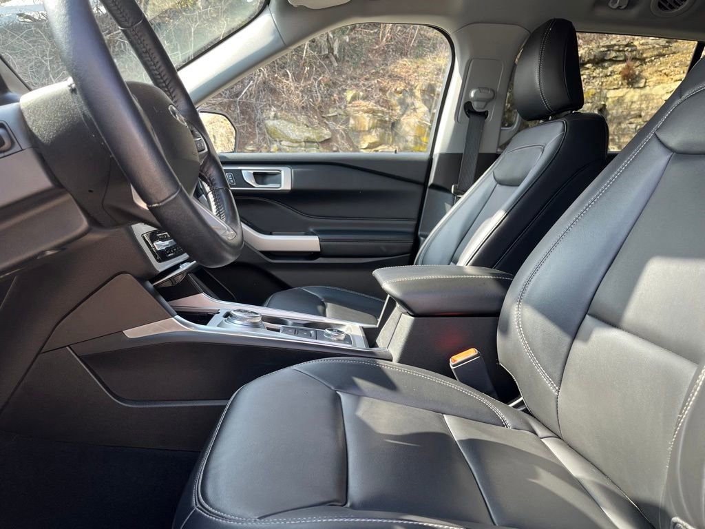 Certified 2023 Ford Explorer XLT w/ Equipment Group 202A image 18