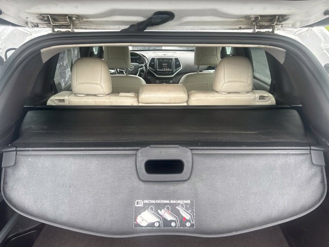 Used 2018 Jeep Cherokee Overland w/ Technology Group AWD/4WD image 15