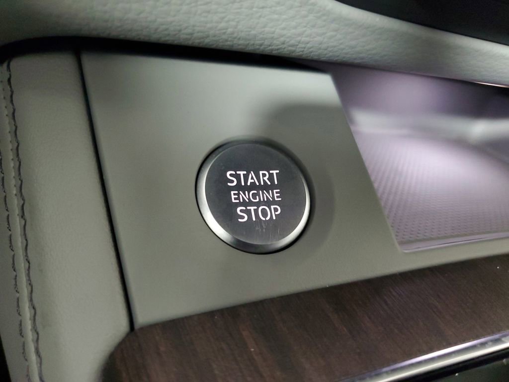 Used 2024 Audi Q5 e Premium Plus w/ Premium Plus Package image 32