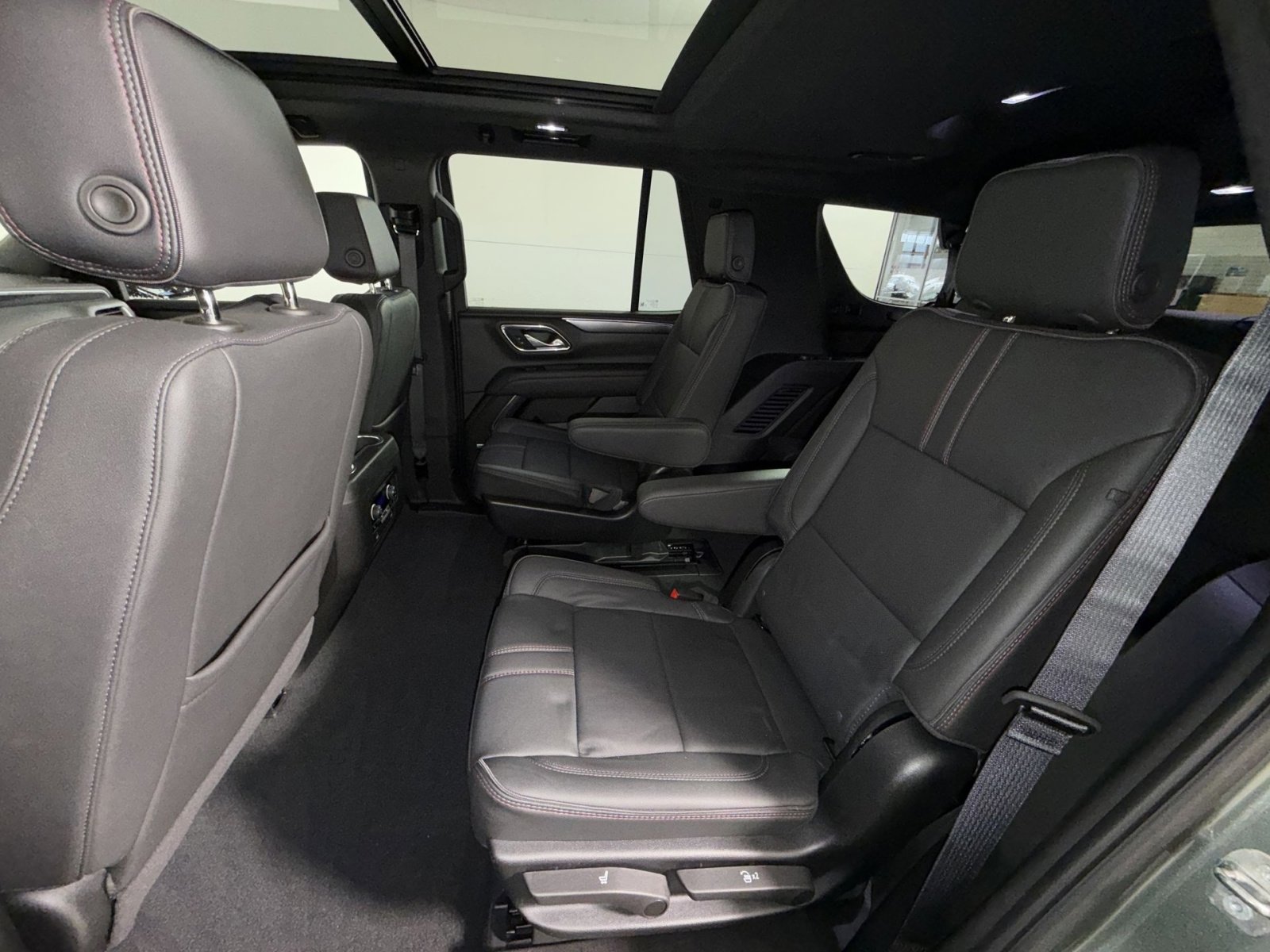 Used 2024 Chevrolet Tahoe RST w/ Luxury Package image 25