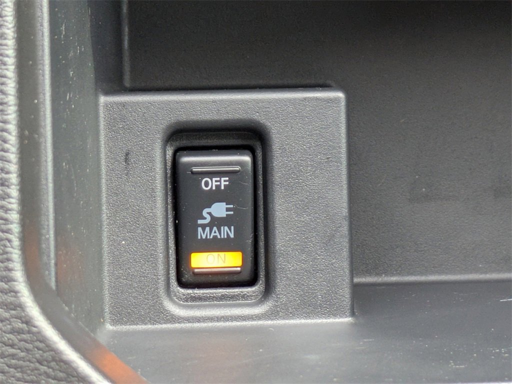 Used 2020 Nissan Armada SL w/ Premium Package image 28