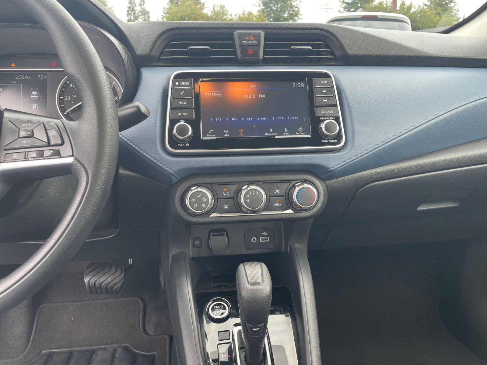 Used 2025 Nissan Versa SV image 17