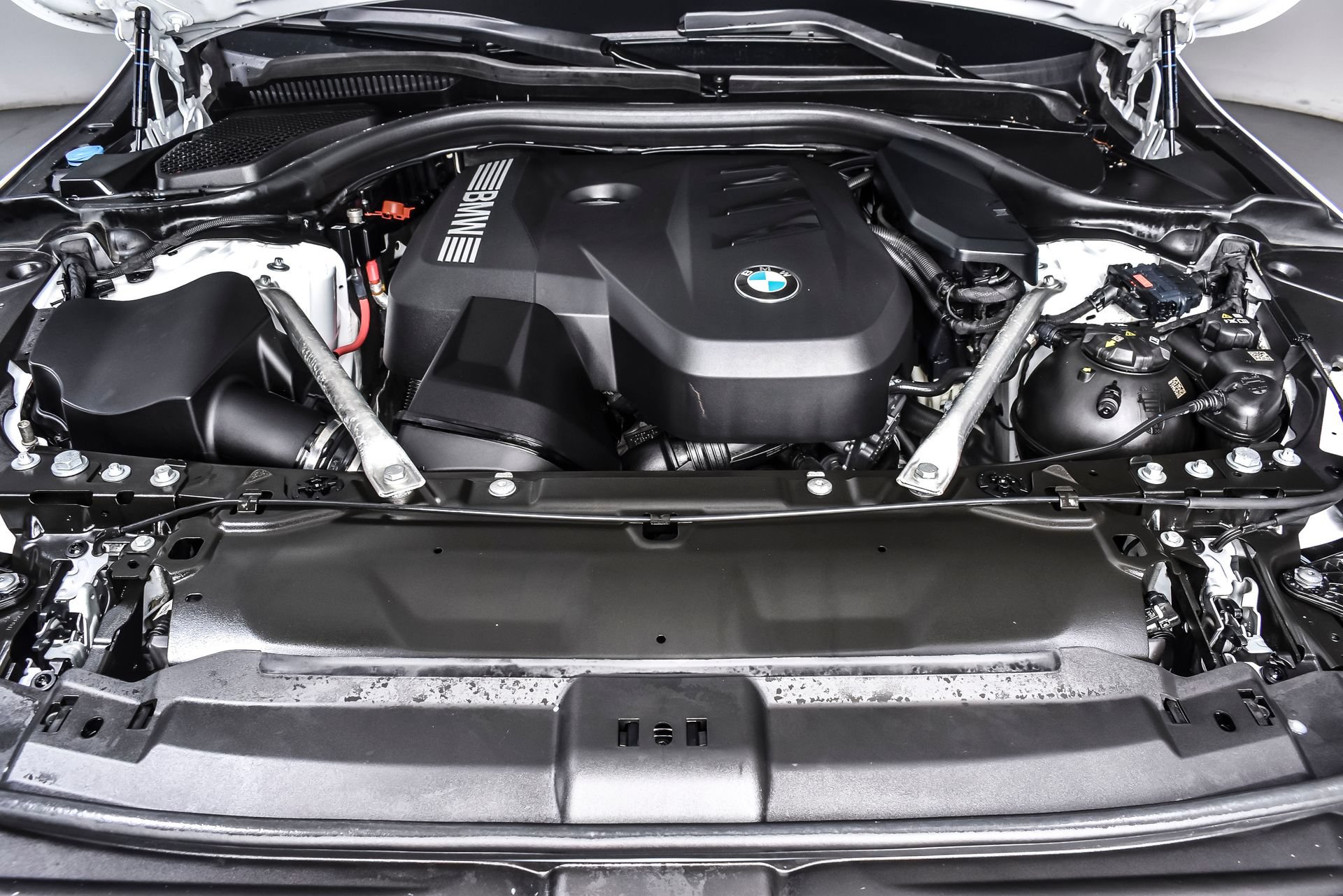 Used 2024 BMW 530i xDrive w/ M Sport Package AWD/4WD image 11