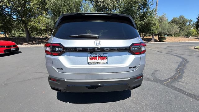 New 2026 Honda Pilot Sport image 5