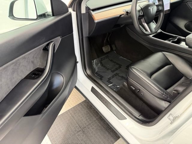 Used 2021 Tesla Model Y Long Range AWD/4WD image 28