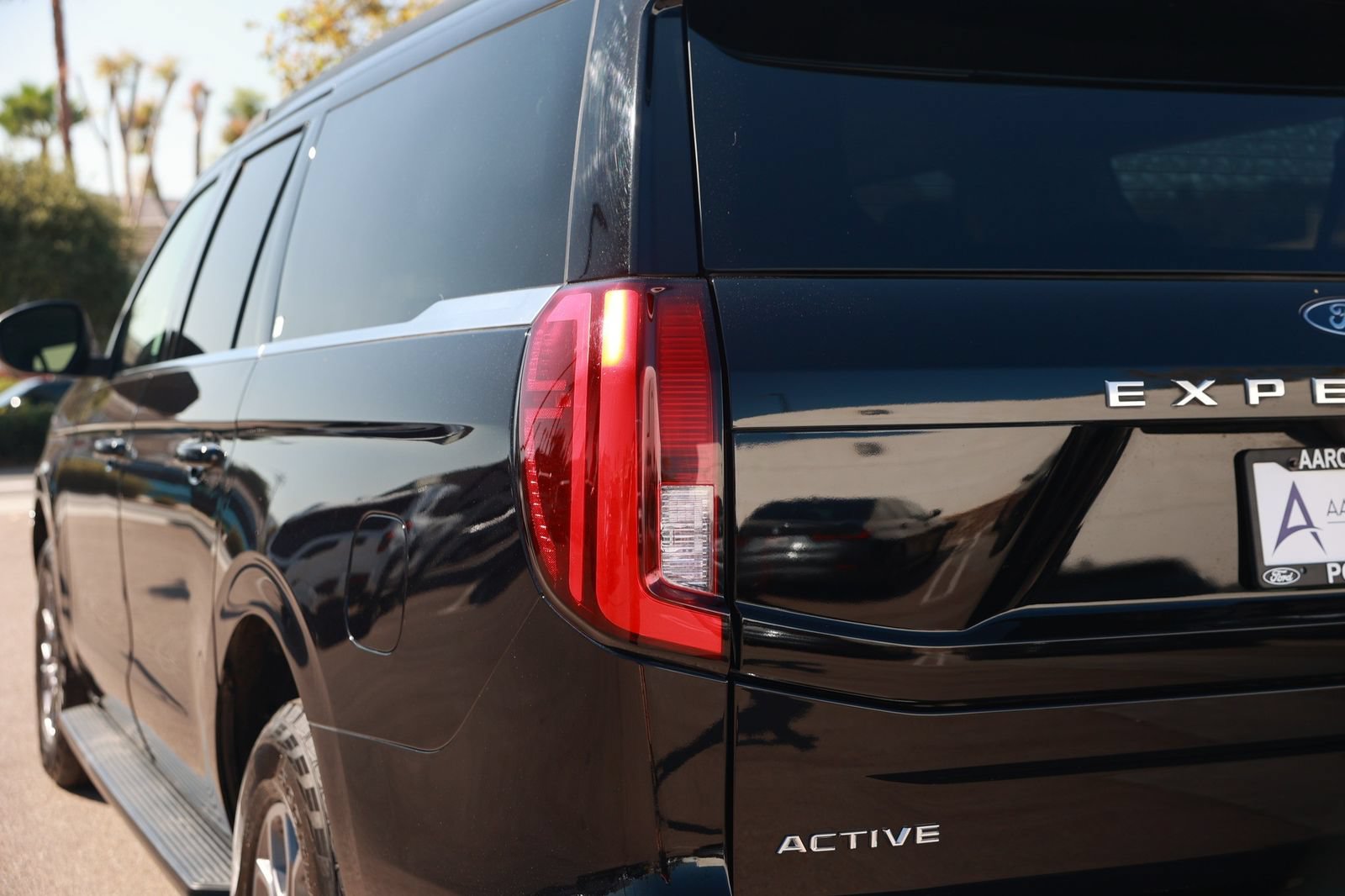 Used 2025 Ford Expedition Max Active AWD/4WD image 16