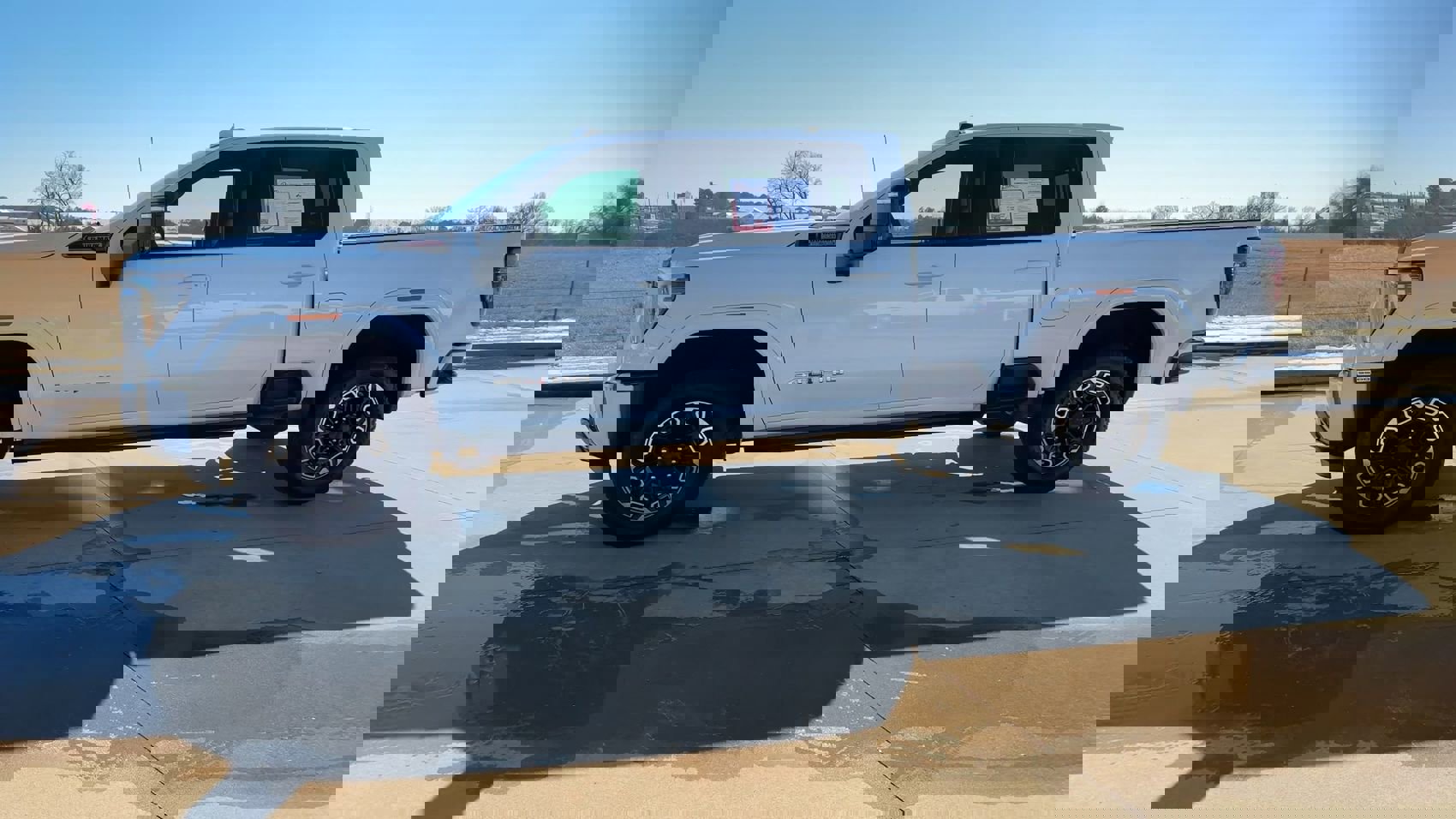 Used 2025 GMC Sierra 3500 AT4 w/ AT4 Preferred Package image 4