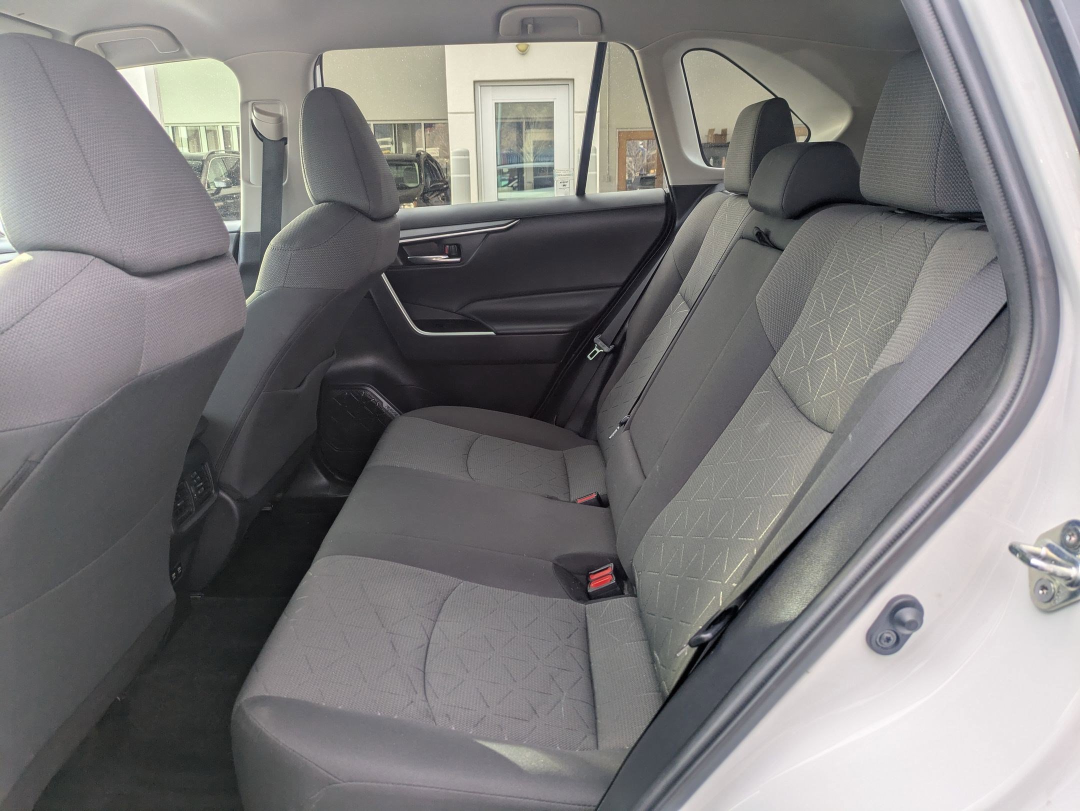 Used 2021 Toyota RAV4 XLE w/ Carpet Mat Package (TMS) image 27