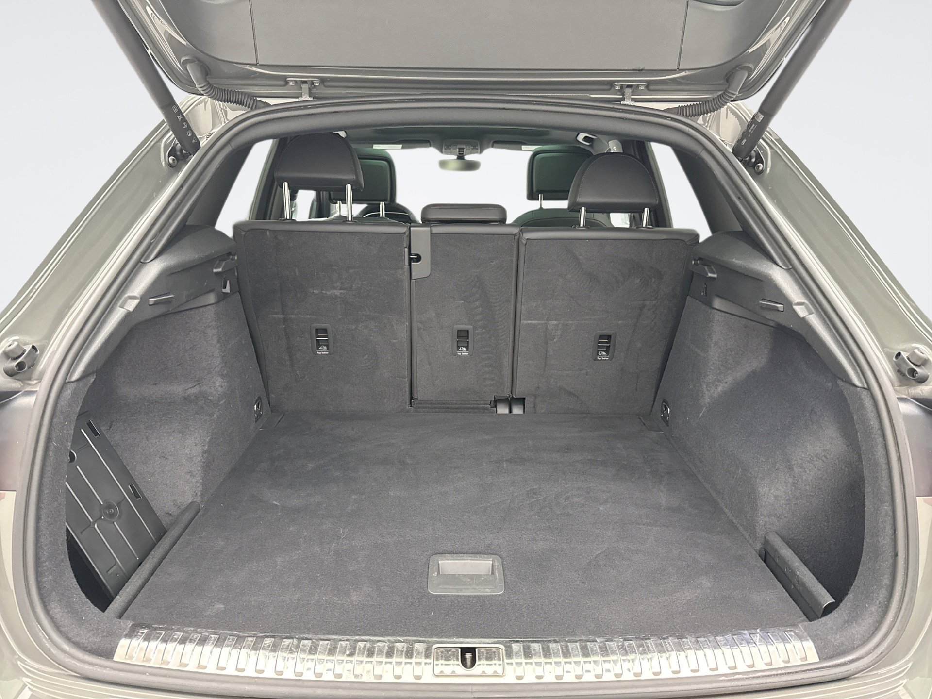 Used 2025 Audi Q3 2.0T Premium image 19
