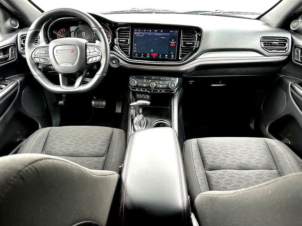 Used 2025 Dodge Durango GT RWD image 27