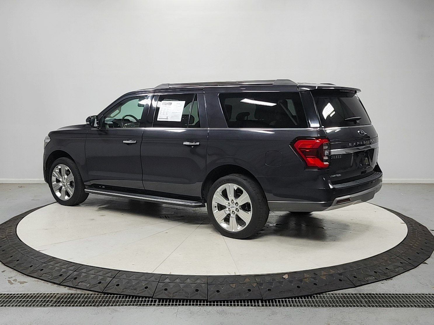 Used 2022 Ford Expedition Max Limited RWD image 6