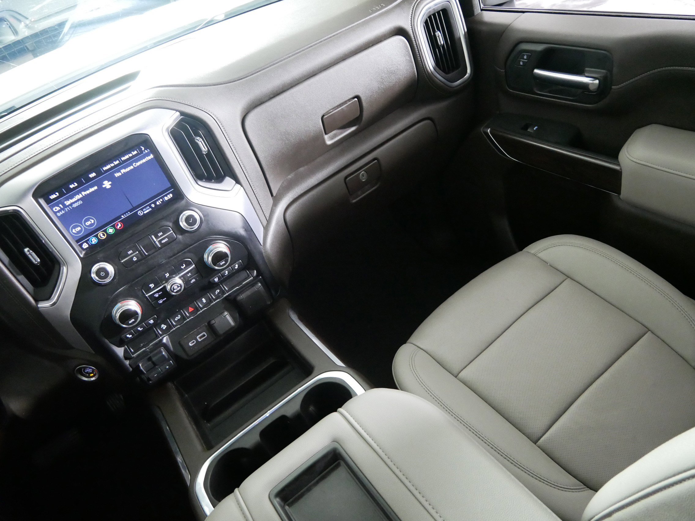 Certified 2021 GMC Sierra 3500 SLT w/ SLT Convenience Package AWD/4WD image 11