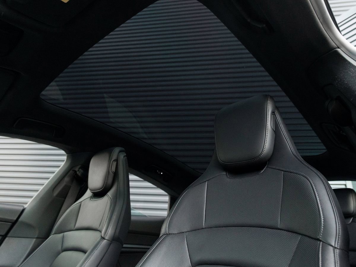 Used 2025 Porsche Taycan image 15