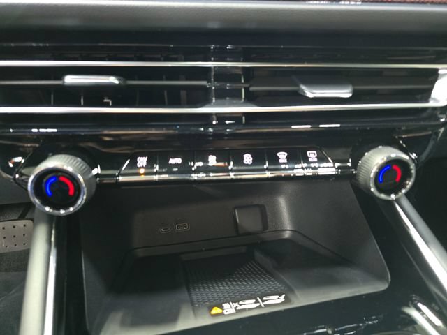 New 2026 Chevrolet Traverse Z71 w/ Enhanced Driving Package AWD/4WD image 23