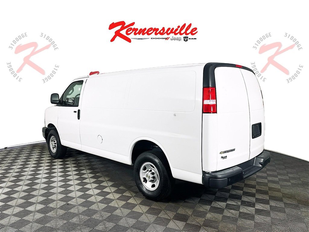 Used 2024 Chevrolet Express 2500 image 5