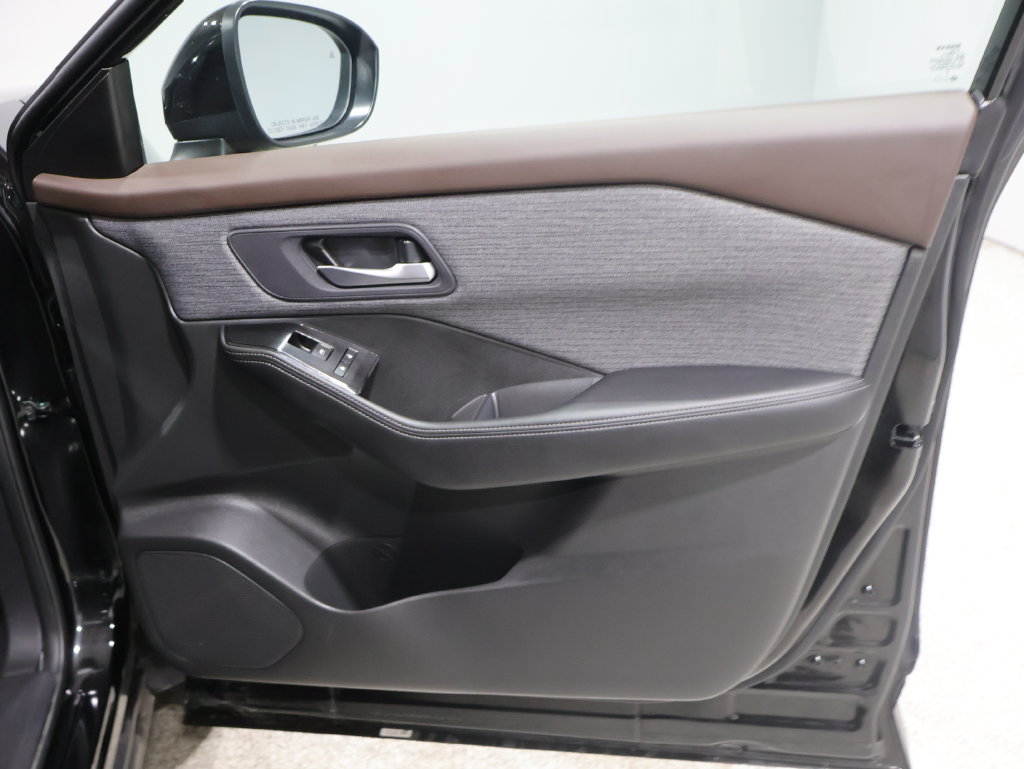 Used 2023 Nissan Rogue SV AWD/4WD image 23