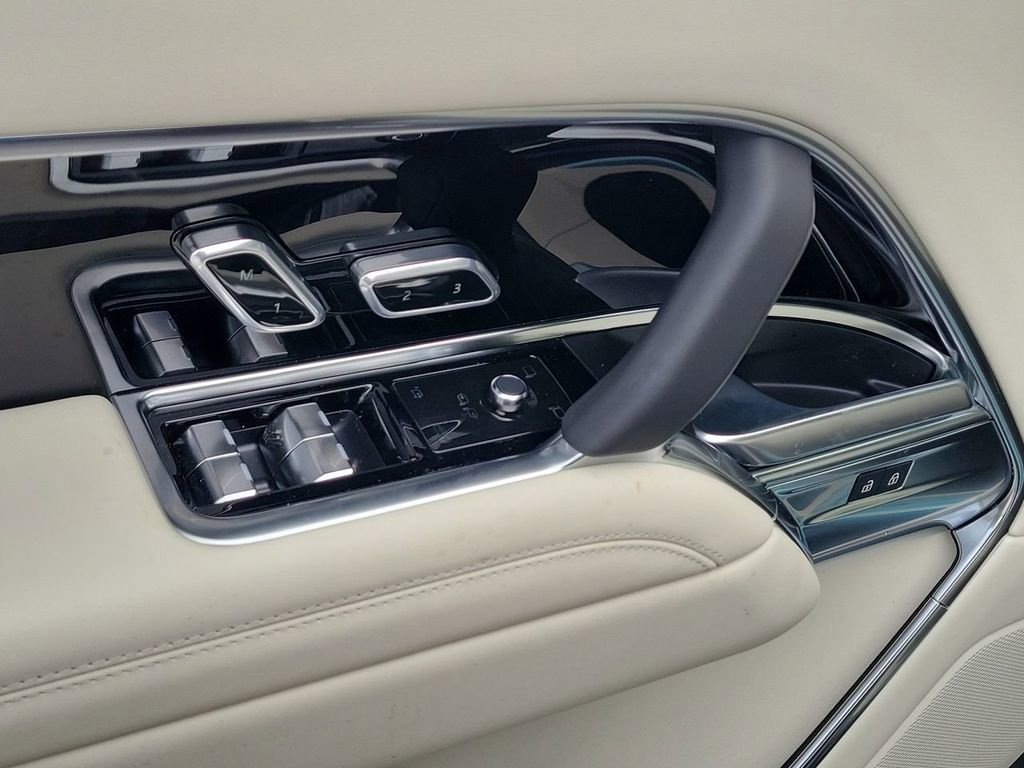 New 2026 Land Rover Range Rover SE image 24
