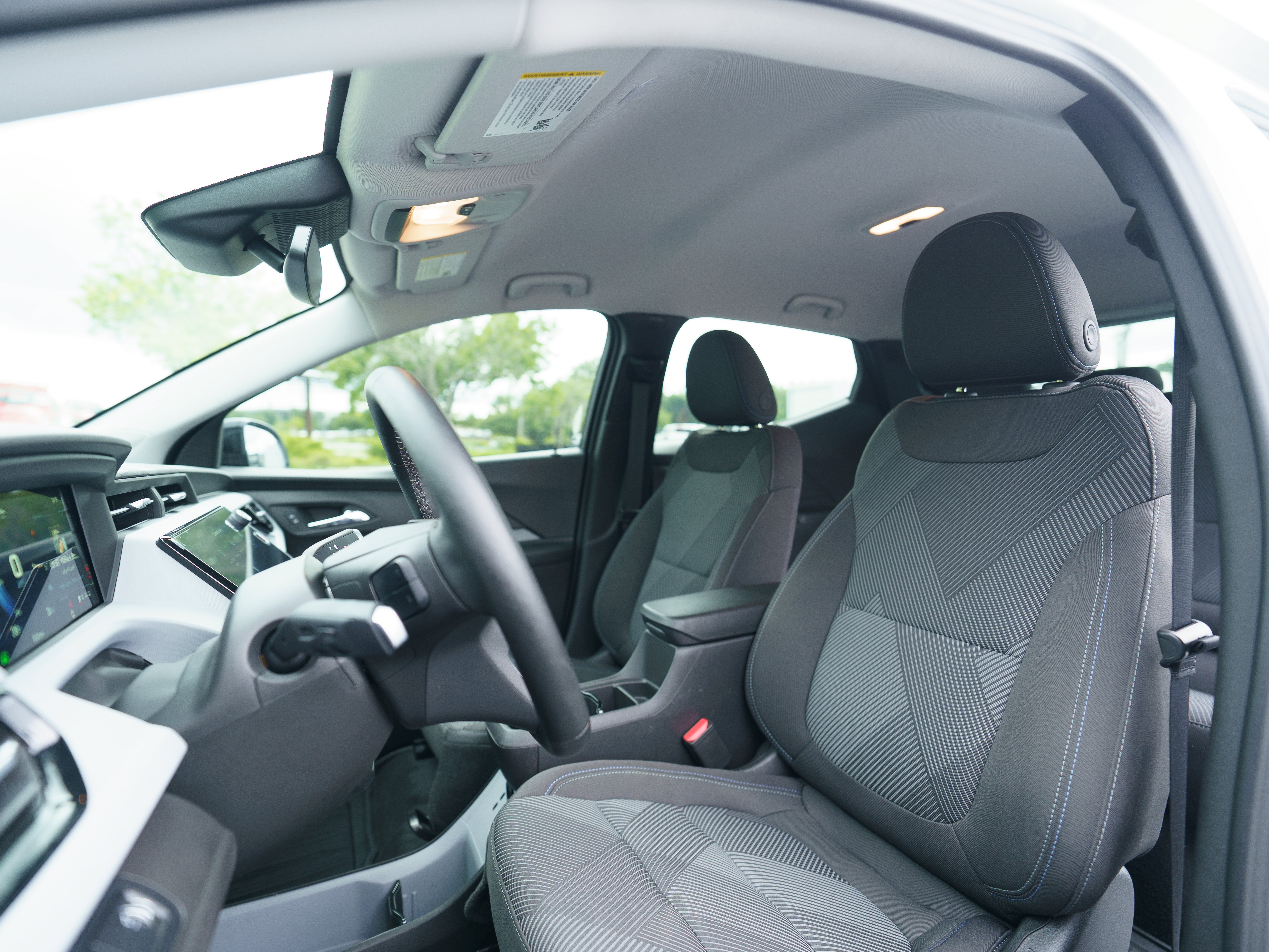 Used 2027 Chevrolet Bolt LT w/ Comfort Package FWD image 8