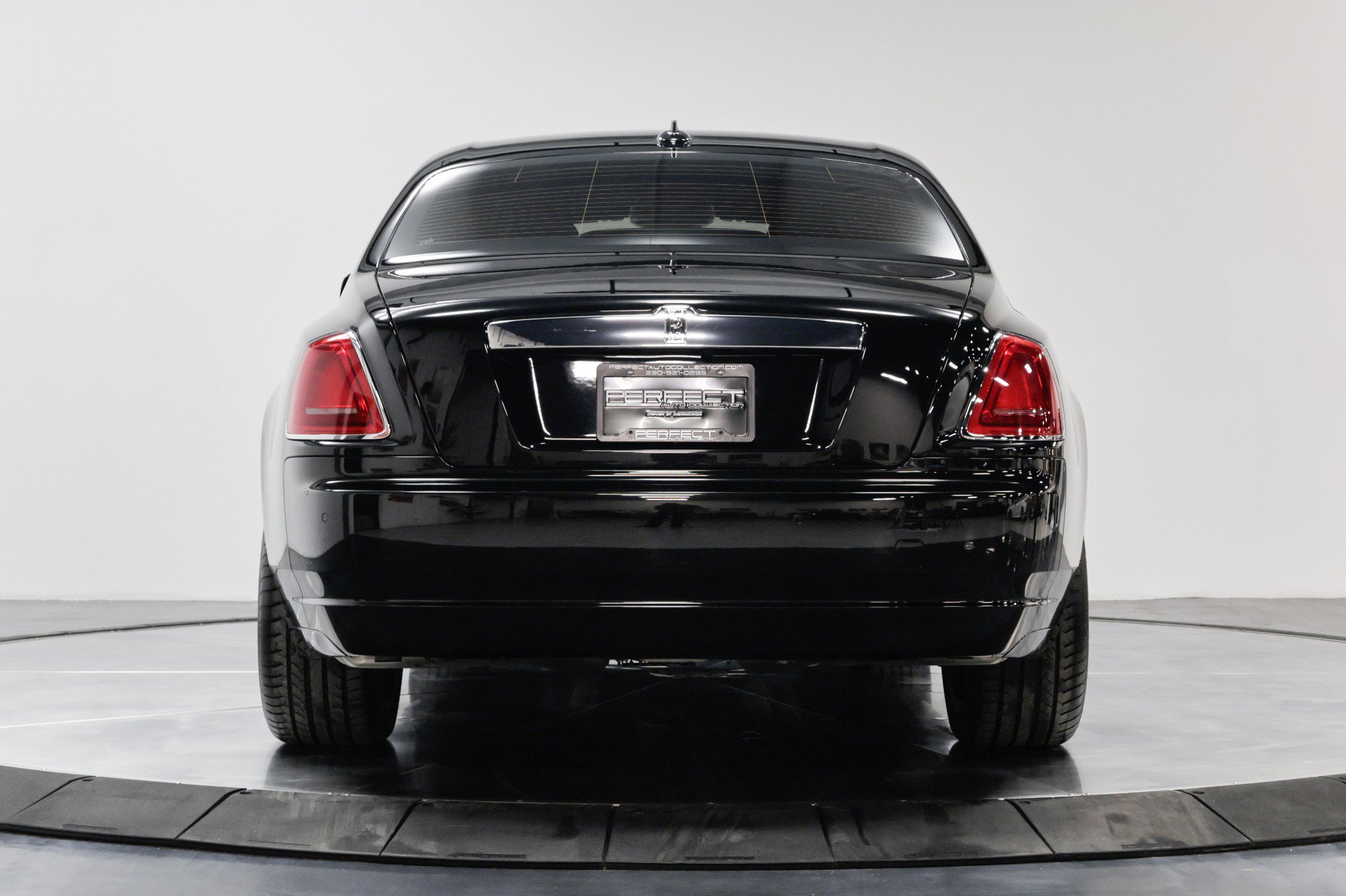 Used 2011 Rolls-Royce Ghost image 32
