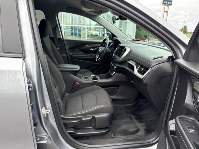 Used 2024 GMC Terrain SLE w/ Driver Convenience Package image 29