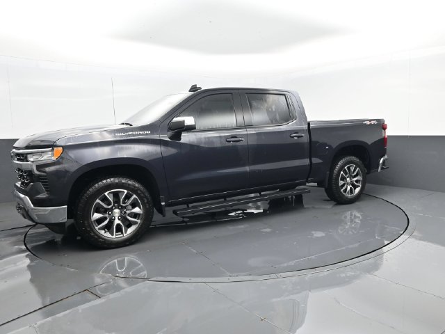 Used 2024 Chevrolet Silverado 1500 LT AWD/4WD image 5