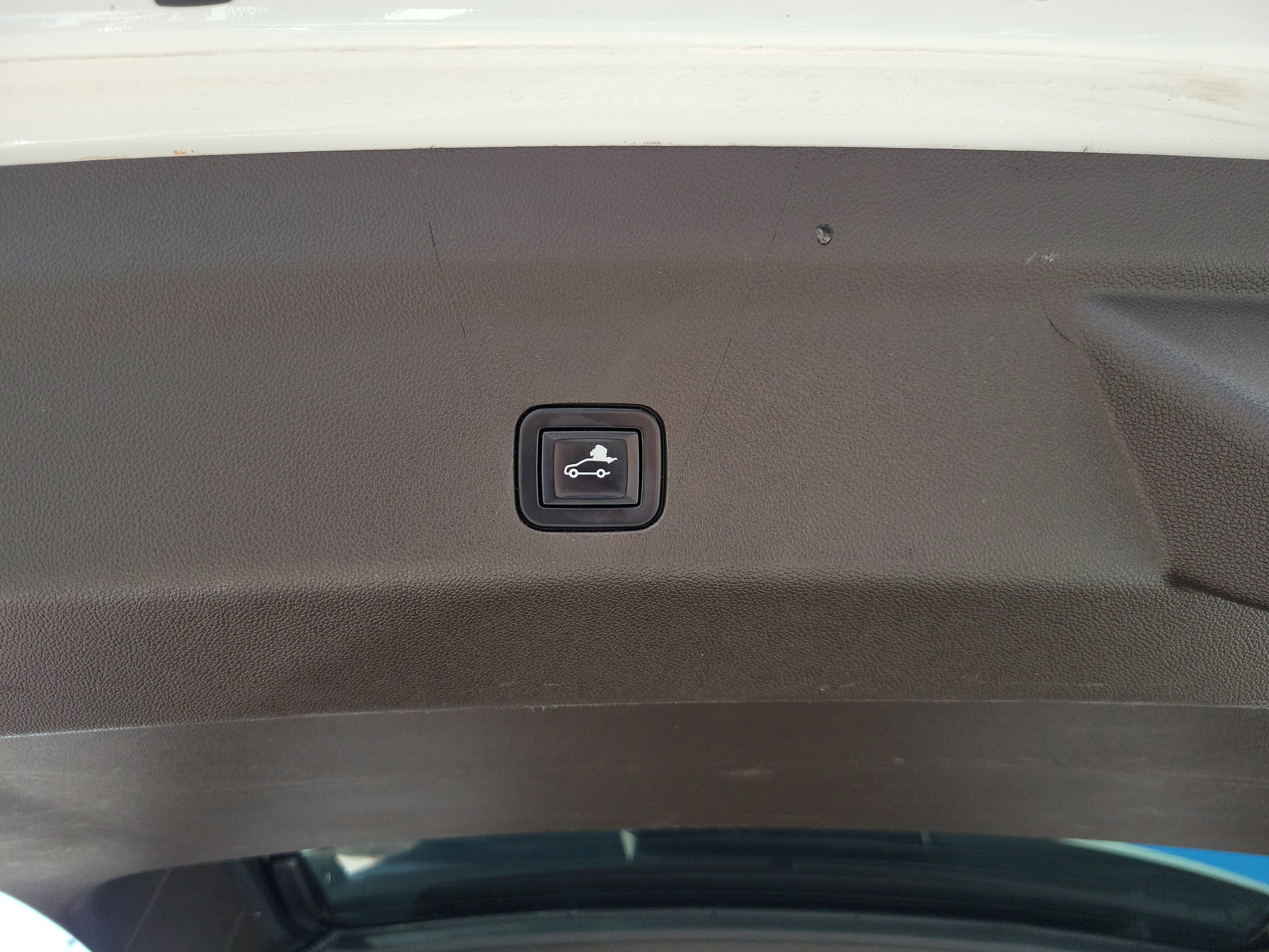 Used 2023 GMC Yukon SLT image 17