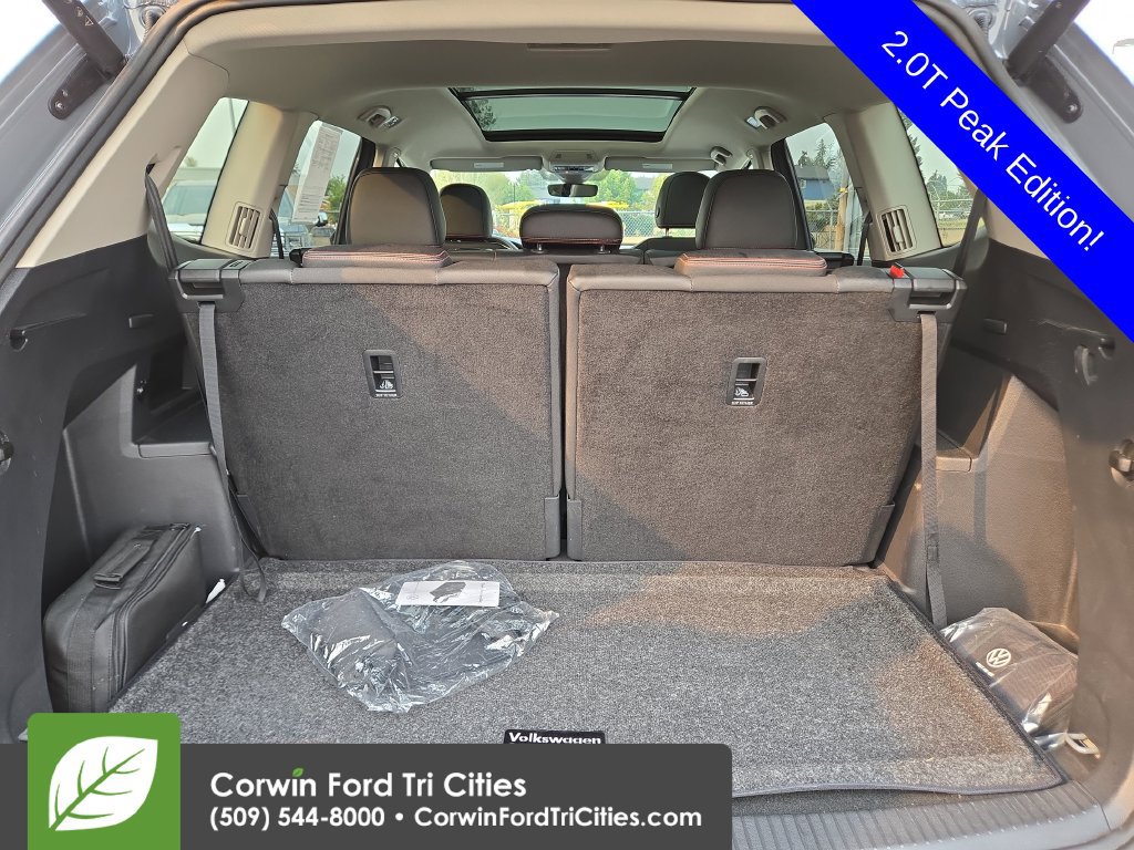 Used 2025 Volkswagen Atlas Peak Edition SE AWD/4WD image 32