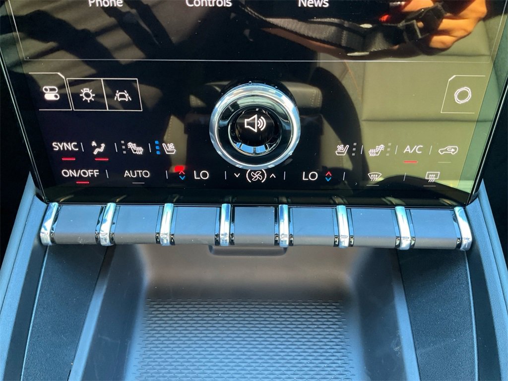 New 2026 GMC Terrain AT4 w/ Convenience Package III image 21