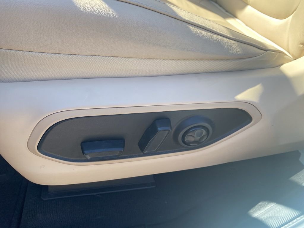 Used 2023 Jeep Grand Cherokee Limited w/ Black Appearance Package image 21