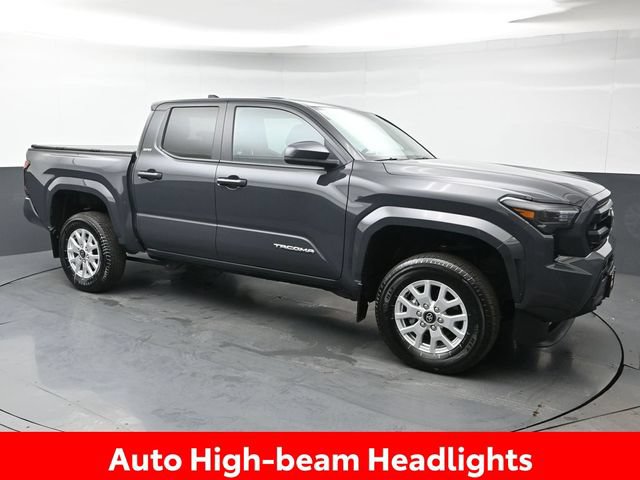 Certified 2024 Toyota Tacoma SR5 AWD/4WD image 10