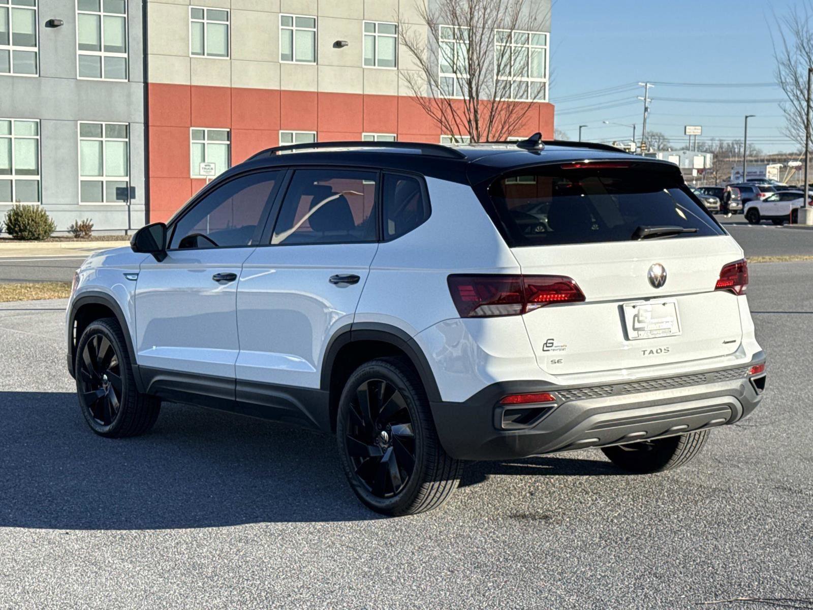 Used 2024 Volkswagen Taos SE image 26