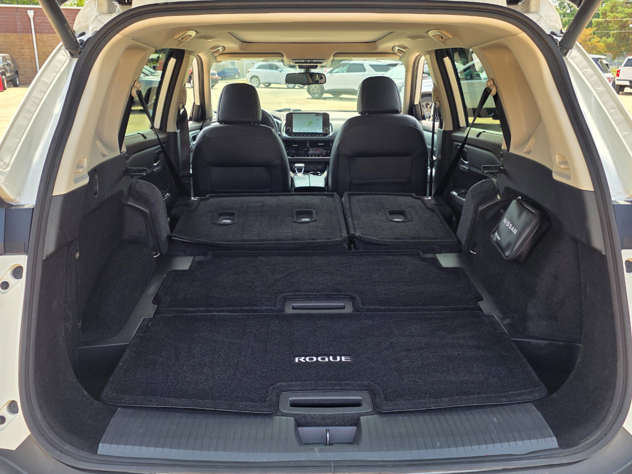 Used 2022 Nissan Rogue SL w/ SL Premium Package image 19