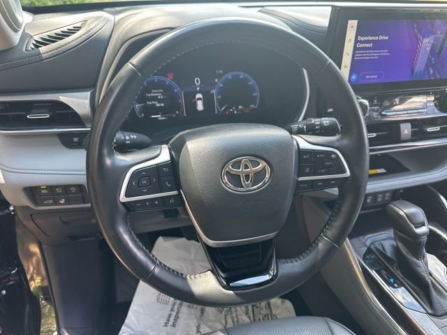Used 2023 Toyota Highlander Limited image 21
