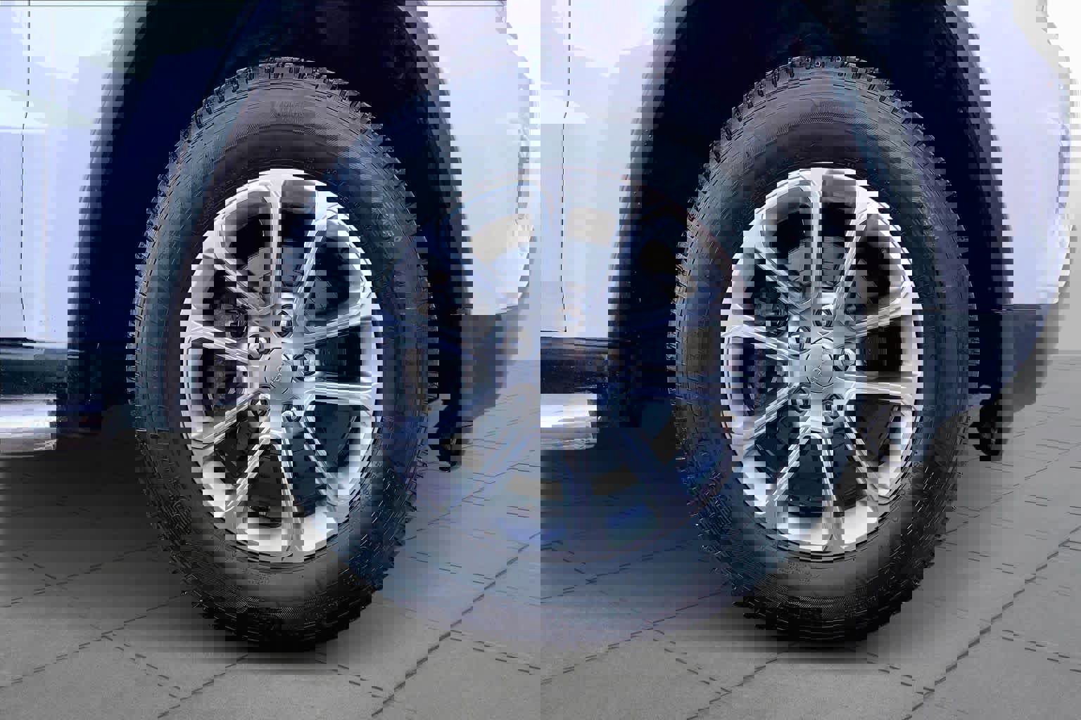 Used 2015 Jeep Grand Cherokee Limited image 11