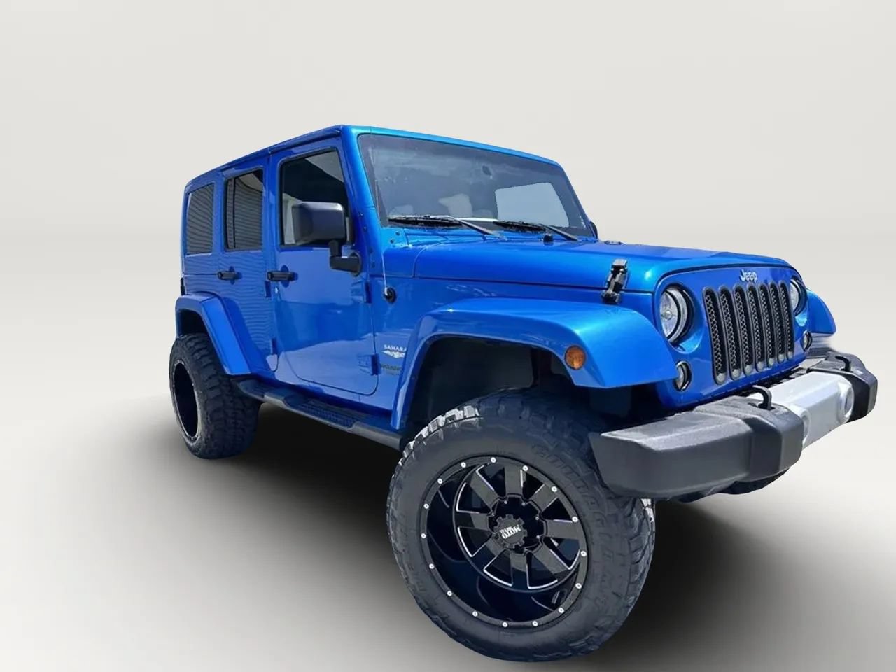 Used 2015 Jeep Wrangler Unlimited Sahara w/ Connectivity Group AWD/4WD image 11