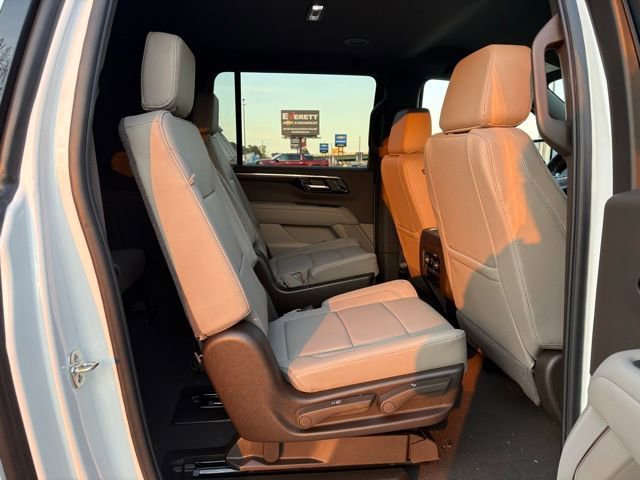 New 2026 Chevrolet Suburban LT image 15