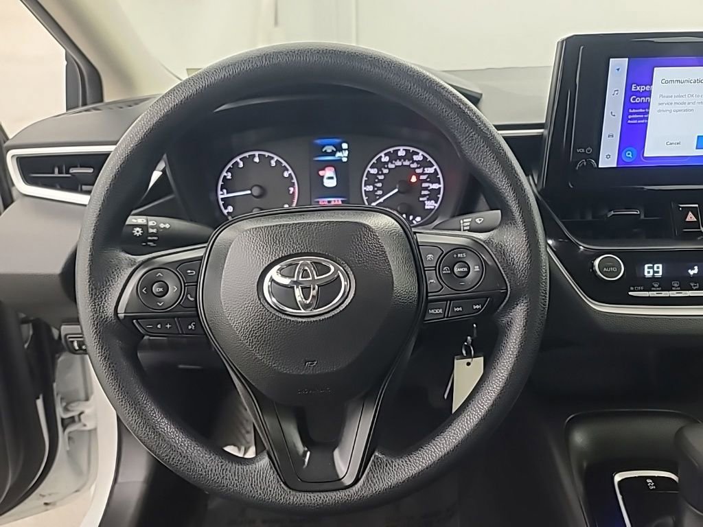 Used 2025 Toyota Corolla LE image 32