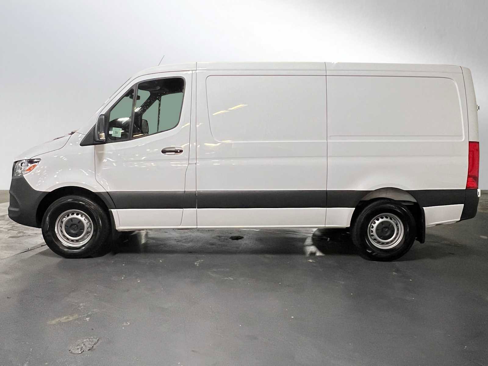 Used 2025 Mercedes-Benz Sprinter 2500 image 6